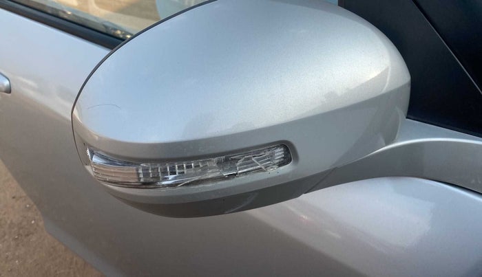 2013 Maruti Swift VDI, Diesel, Manual, 16,764 km, Right rear-view mirror - Indicator light has minor damage