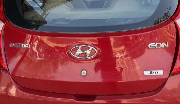 2016 Hyundai Eon ERA +, Petrol, Manual, 36,025 km, Dicky (Boot door) - Minor scratches