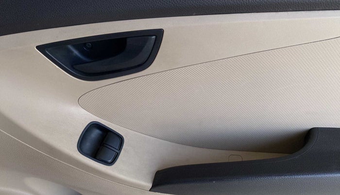 2016 Hyundai Eon ERA +, Petrol, Manual, 36,025 km, Driver Side Door Panels Control