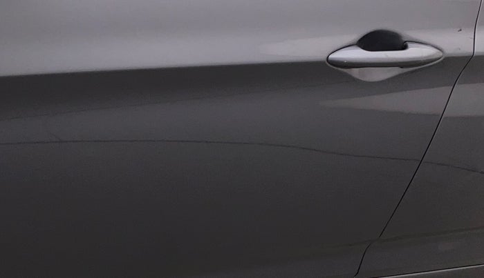 2017 Hyundai Verna 1.6 VTVT SX, Petrol, Manual, 43,556 km, Front passenger door - Minor scratches
