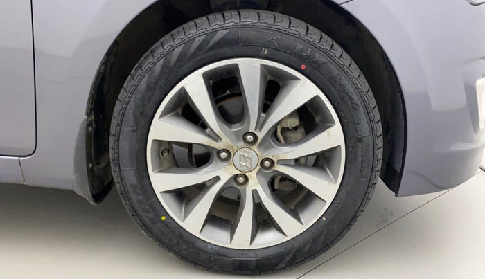 2017 Hyundai Verna 1.6 VTVT SX, Petrol, Manual, 43,556 km, Right Front Wheel