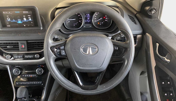 2018 Tata NEXON XZA PLUS DIESEL DUAL TONE, Diesel, Automatic, 59,684 km, Steering Wheel Close Up