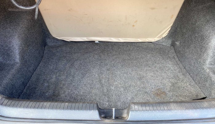2016 Volkswagen Ameo HIGHLINE1.2L, Petrol, Manual, 97,656 km, Boot Inside