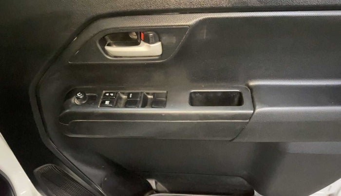 2021 Maruti New Wagon-R VXI (O) 1.0, Petrol, Manual, 14,248 km, Driver Side Door Panels Control