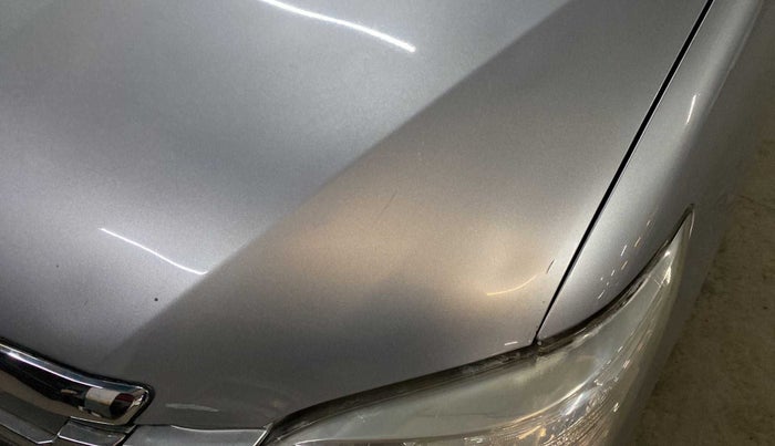 2015 Toyota Innova 2.5 VX 8 STR, Diesel, Manual, 90,880 km, Bonnet (hood) - Slightly dented