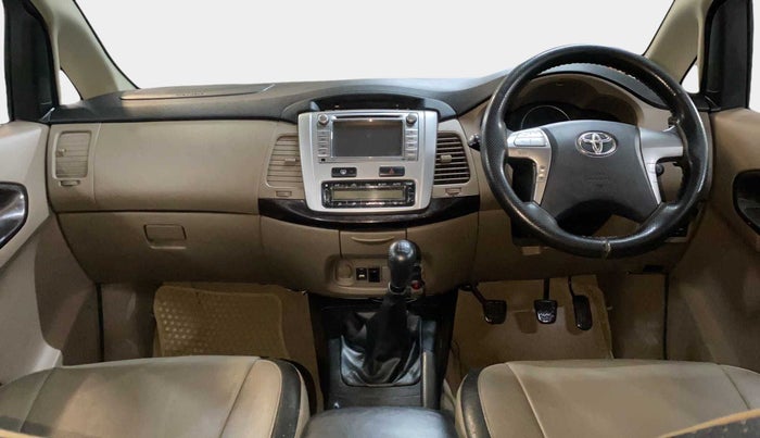 2015 Toyota Innova 2.5 VX 8 STR, Diesel, Manual, 90,880 km, Dashboard
