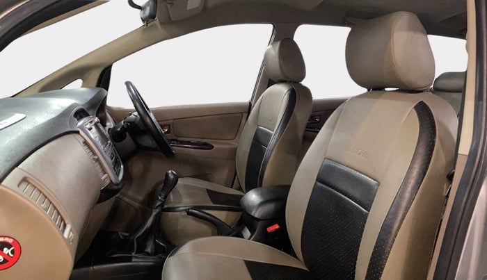 2015 Toyota Innova 2.5 VX 8 STR, Diesel, Manual, 90,880 km, Right Side Front Door Cabin