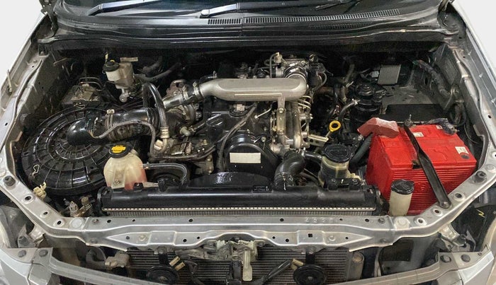 2015 Toyota Innova 2.5 VX 8 STR, Diesel, Manual, 90,880 km, Open Bonet