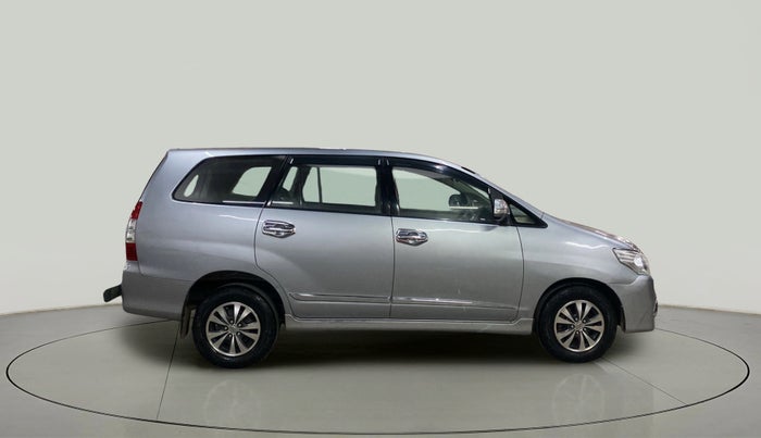 2015 Toyota Innova 2.5 VX 8 STR, Diesel, Manual, 90,880 km, Right Side View