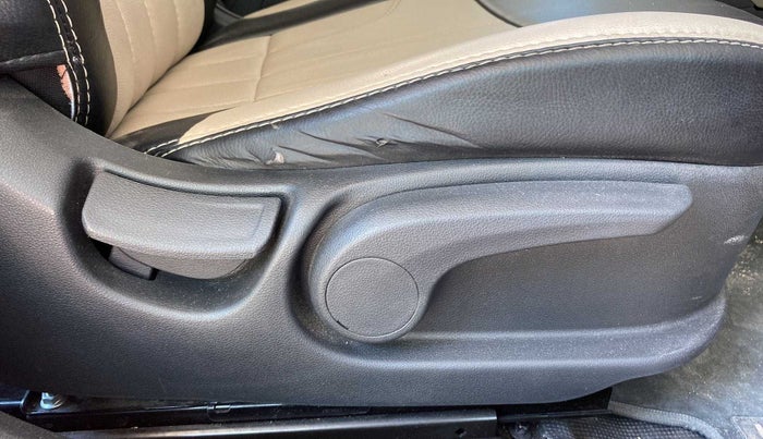 2019 Hyundai Verna 1.6 VTVT SX, Petrol, Manual, 44,115 km, Driver Side Adjustment Panel