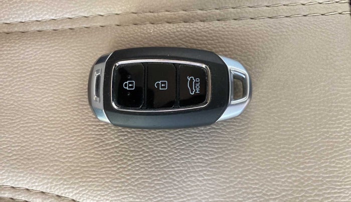 2019 Hyundai Verna 1.6 VTVT SX, Petrol, Manual, 44,115 km, Key Close Up