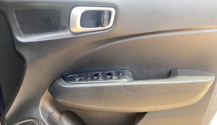 2021 Hyundai VENUE SX 1.0 TURBO, Petrol, Manual, 25,798 km, Driver Side Door Panels Control