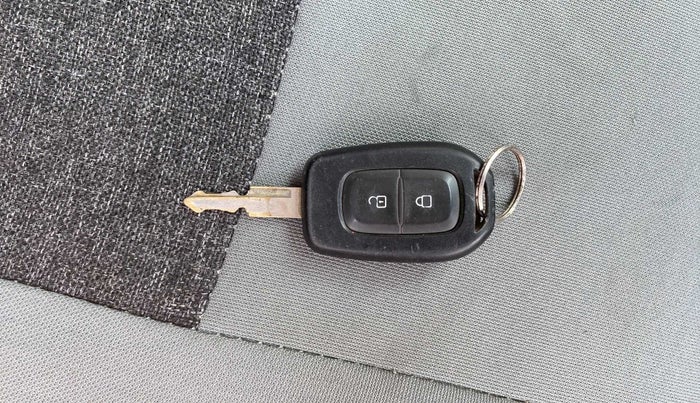 2018 Datsun Redi Go S 1.0 AMT, Petrol, Automatic, 40,230 km, Key Close Up