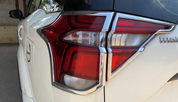 2018 Mahindra XUV500 W9, Diesel, Manual, 56,830 km, Left tail light - Minor scratches