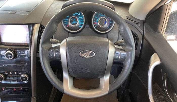 2018 Mahindra XUV500 W9, Diesel, Manual, 56,830 km, Steering Wheel Close Up