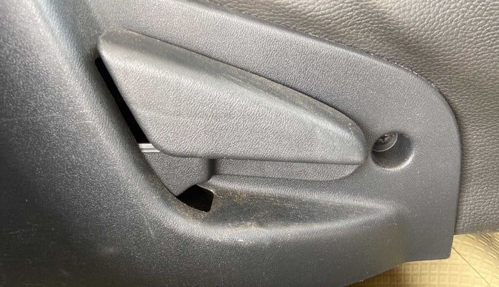 2018 Datsun Go Plus T, Petrol, Manual, 56,544 km, Driver Side Adjustment Panel