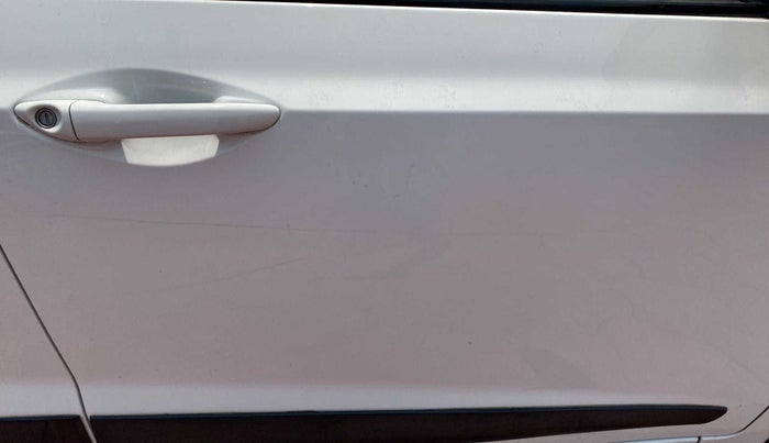 2018 Hyundai Xcent SX 1.2, Petrol, Manual, 39,000 km, Driver-side door - Minor scratches