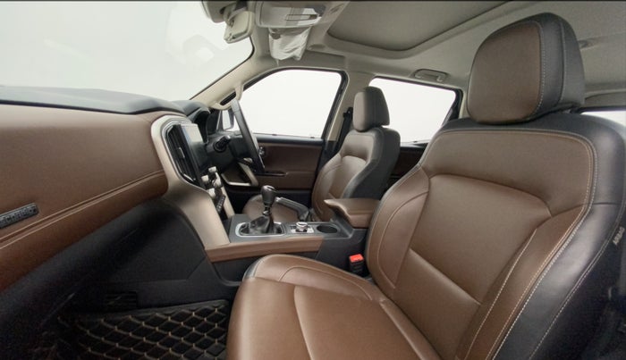 2022 Mahindra SCORPIO-N Z8 L DIESEL MT 4WD 7 STR, Diesel, Manual, 23,936 km, Right Side Front Door Cabin