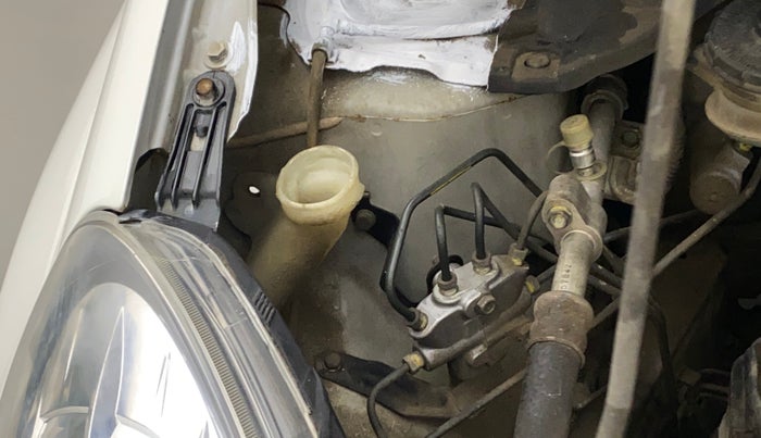 2014 Honda Amaze 1.2L I-VTEC S, Petrol, Manual, 42,698 km, Front windshield - Wiper bottle cap missing