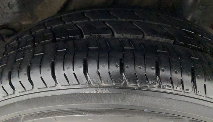 2014 Honda Amaze 1.2L I-VTEC S, Petrol, Manual, 42,698 km, Left Rear Tyre Tread