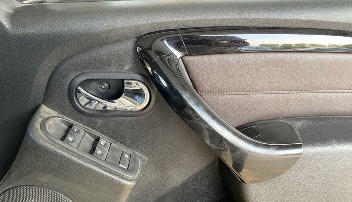 2017 Nissan Terrano XV D PREMIUM AMT, Diesel, Automatic, 58,826 km, Driver Side Door Panels Control