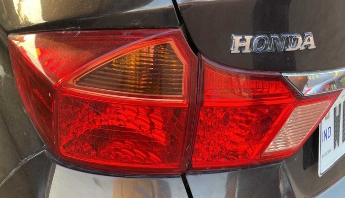 2015 Honda City 1.5L I-VTEC V MT, Petrol, Manual, 29,641 km, Left tail light - Minor scratches