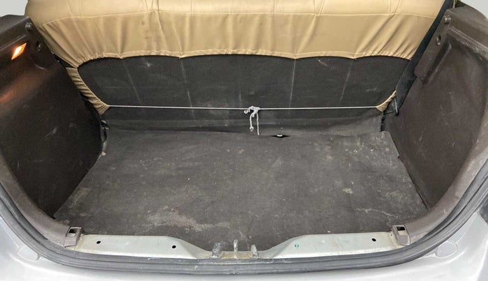 2011 Hyundai i20 MAGNA 1.2, Petrol, Manual, 97,176 km, Dicky (Boot door) - Jack/Tool not available