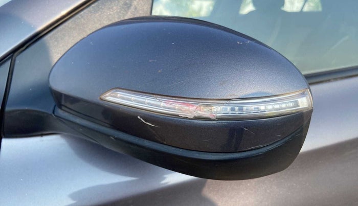 2016 Hyundai Elite i20 ASTA 1.2, CNG, Manual, 94,723 km, Left rear-view mirror - Indicator light has minor damage
