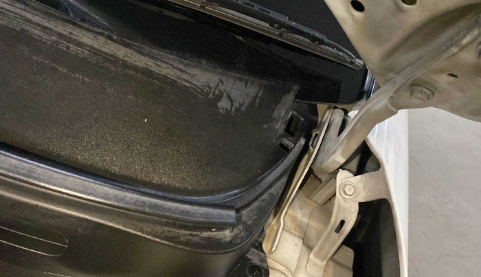 2019 Hyundai VENUE SX 1.0 (O) TURBO, Petrol, Manual, 64,842 km, Bonnet (hood) - Cowl vent panel has minor damage