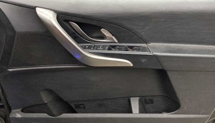 2019 Mahindra XUV500 W7, Diesel, Manual, 68,766 km, Driver Side Door Panels Control