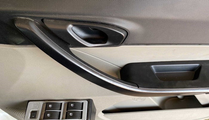2018 Tata Tiago XE PETROL, Petrol, Manual, 37,689 km, Driver Side Door Panels Control