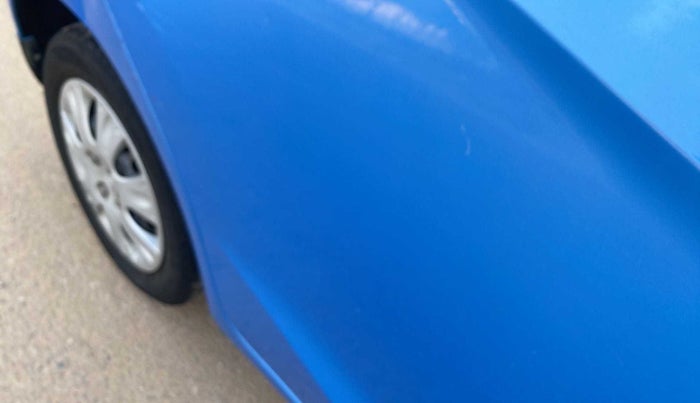 2014 Honda Brio S MT, Petrol, Manual, 63,565 km, Right rear door - Minor scratches