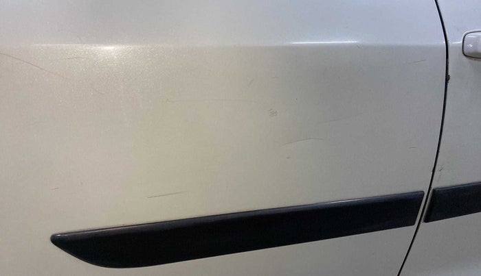 2015 Maruti Swift VXI, Petrol, Manual, 84,066 km, Right rear door - Minor scratches