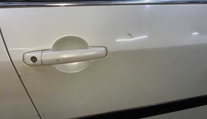 2015 Maruti Swift VXI, Petrol, Manual, 84,066 km, Driver-side door - Minor scratches
