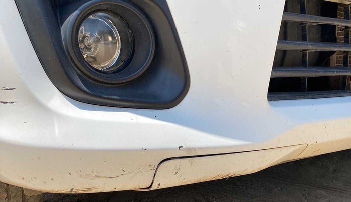 2015 Maruti Ertiga VXI ABS, Petrol, Manual, 52,942 km, Front bumper - Minor scratches