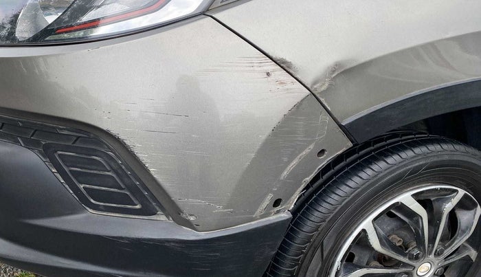 2016 Mahindra Kuv100 K6 5 STR, Petrol, Manual, 36,690 km, Front bumper - Bumper cladding minor damage/missing