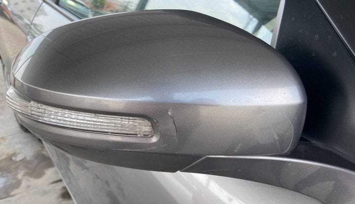 2016 Maruti Swift VDI (O), Diesel, Manual, 35,715 km, Right rear-view mirror - Cover has minor damage