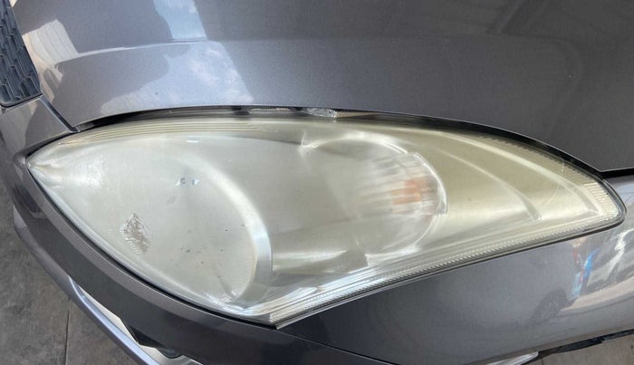 2016 Maruti Swift VDI (O), Diesel, Manual, 35,715 km, Left headlight - Faded