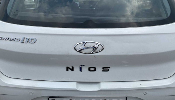 2021 Hyundai GRAND I10 NIOS MAGNA 1.2 KAPPA VTVT, Petrol, Manual, 33,363 km, Dicky (Boot door) - Slightly dented