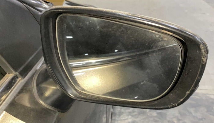 2020 Maruti Baleno ZETA PETROL 1.2, Petrol, Manual, 33,551 km, Right rear-view mirror - Mirror has minor damage