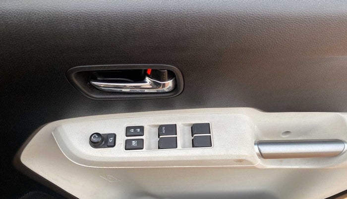 2022 Maruti IGNIS ALPHA 1.2, Petrol, Manual, 3,545 km, Driver Side Door Panels Control