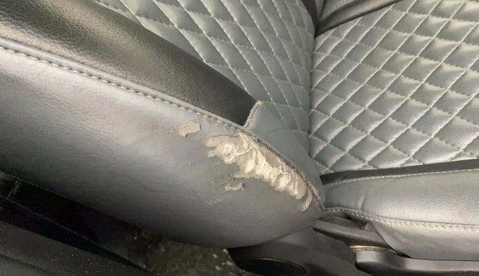 2018 Maruti Swift ZXI AMT, Petrol, Automatic, 43,423 km, Driver seat - Cover slightly torn