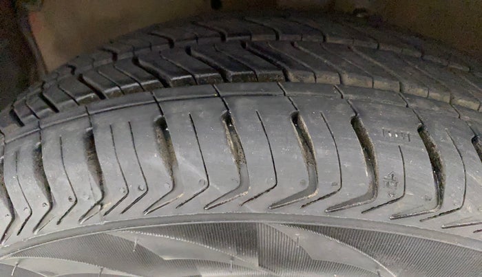 2017 Maruti Celerio VXI, Petrol, Manual, 58,539 km, Left Front Tyre Tread