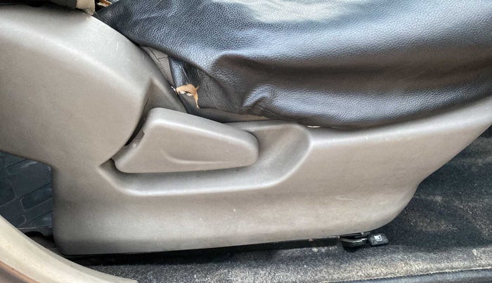 2017 Datsun Redi Go T (O), Petrol, Manual, 59,601 km, Driver Side Adjustment Panel