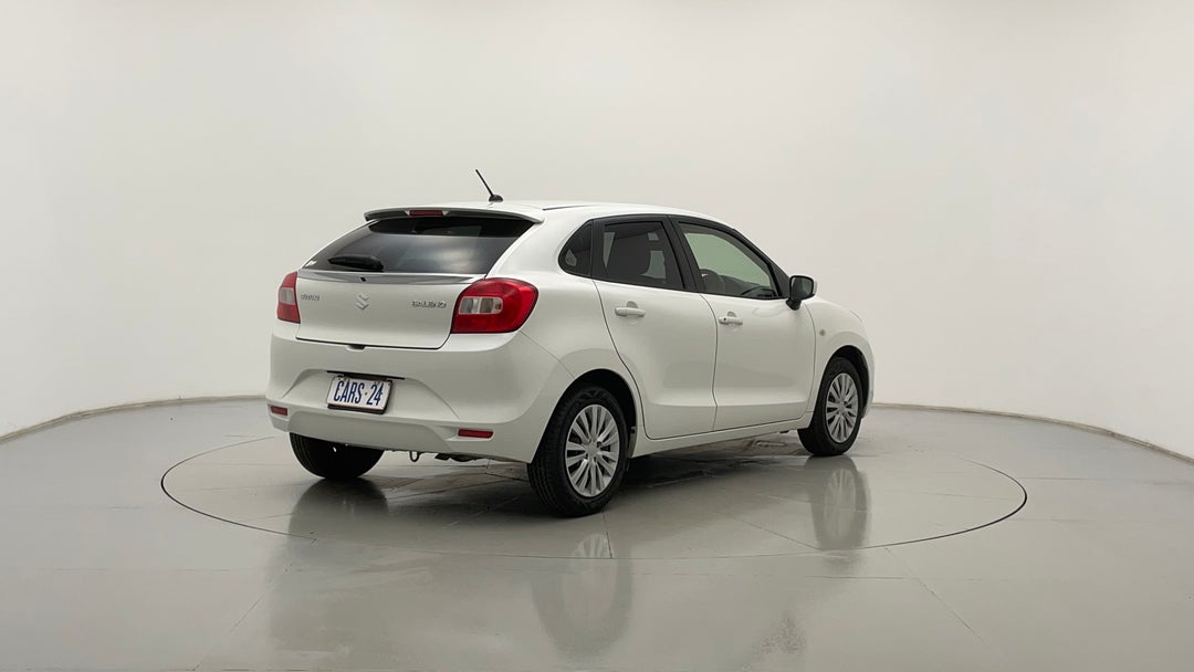 Right Back Diagonal (45- Degree) View