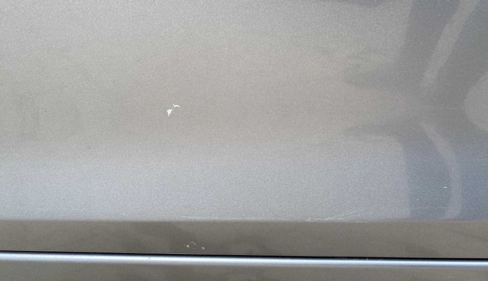 2013 Maruti Swift VXI, Petrol, Manual, 31,298 km, Front passenger door - Minor scratches