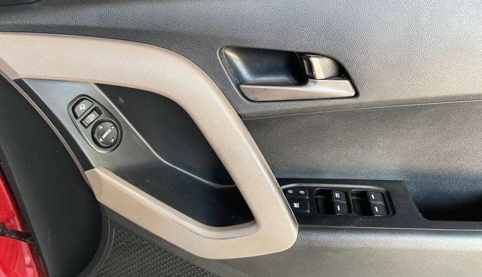 2016 Hyundai Creta SX PLUS 1.6 PETROL, Petrol, Manual, 67,334 km, Driver Side Door Panels Control
