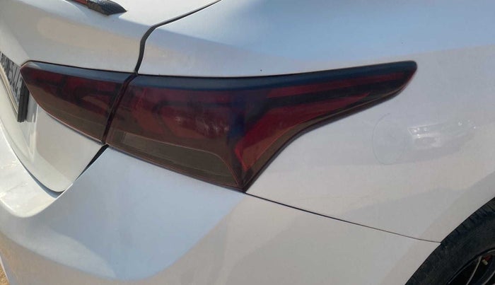 2019 Hyundai Verna 1.4 E PETROL, Petrol, Manual, 69,112 km, Right tail light - Faded