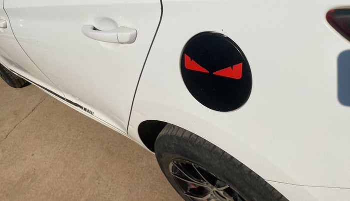 2019 Hyundai Verna 1.4 E PETROL, Petrol, Manual, 69,112 km, Left quarter panel - Minor scratches