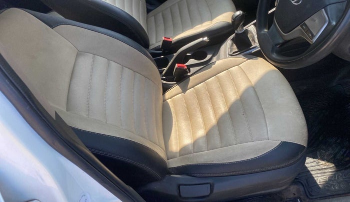 2019 Hyundai Verna 1.4 E PETROL, Petrol, Manual, 69,112 km, Driver seat - Cover slightly stained